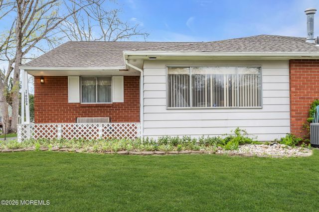 5 Dove Street B, Manchester, NJ 08759