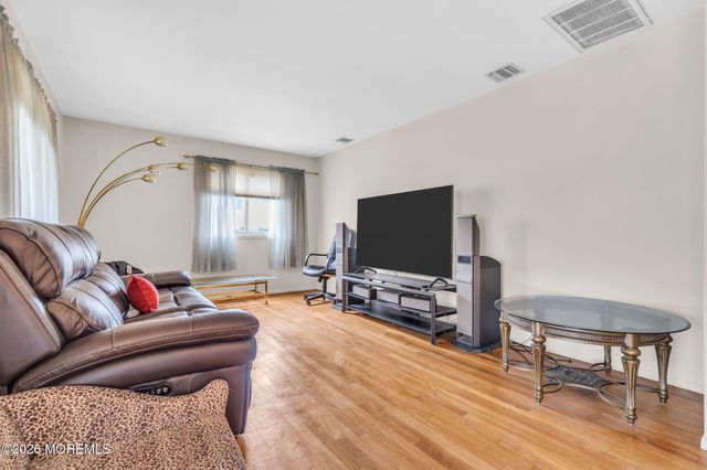 5 Dove Street B, Manchester, NJ 08759