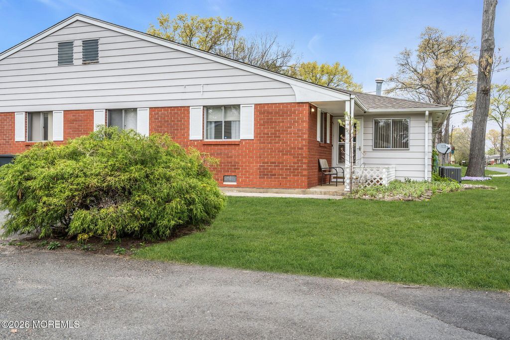 5 Dove Street B, Manchester, NJ 08759