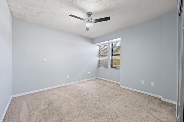148 WEYBRIDGE Circle C, Royal Palm Beach, FL 33411