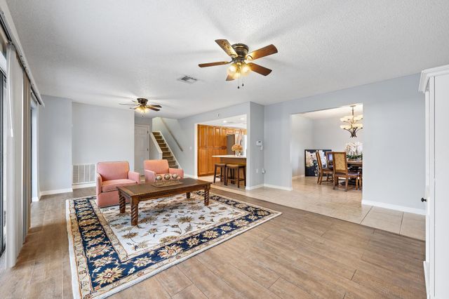 148 WEYBRIDGE Circle C, Royal Palm Beach, FL 33411