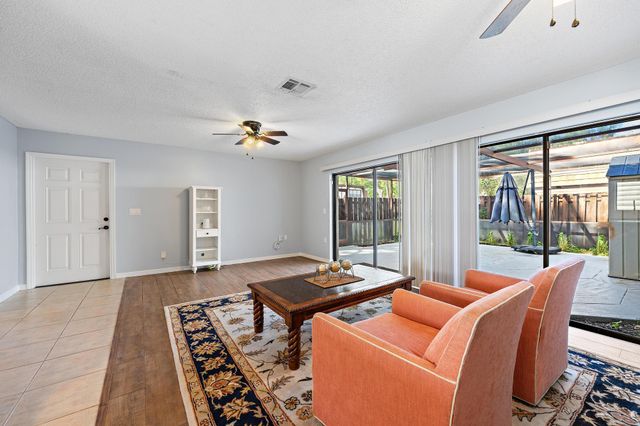 148 WEYBRIDGE Circle C, Royal Palm Beach, FL 33411