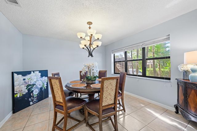148 WEYBRIDGE Circle C, Royal Palm Beach, FL 33411