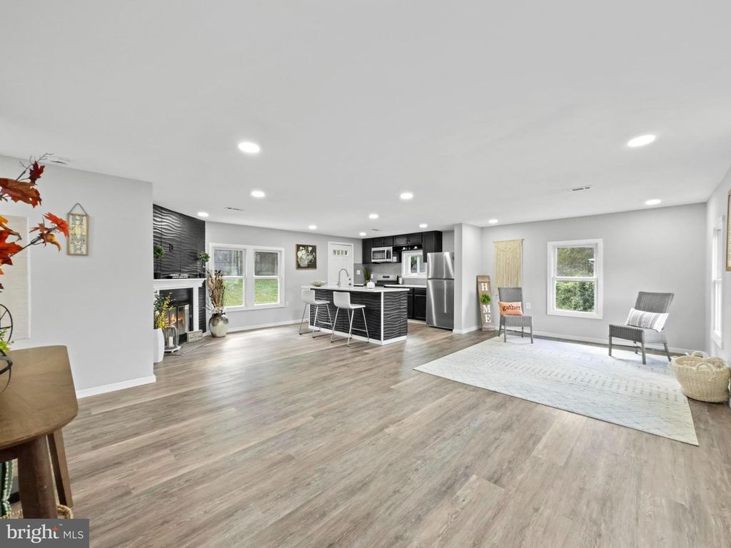 3706 KEYHOLE CT, District Heights, MD 20747