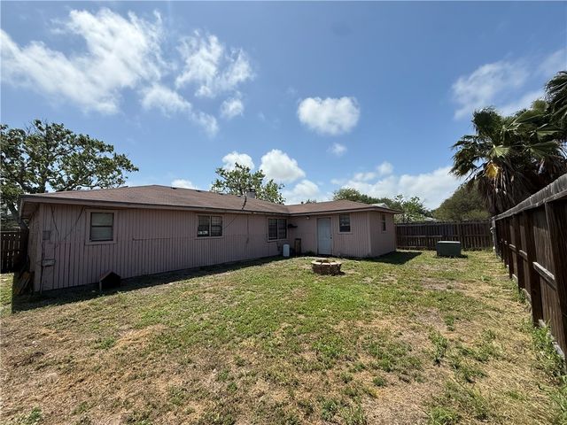 9570 Waxwing St, Corpus Christi, TX 78418