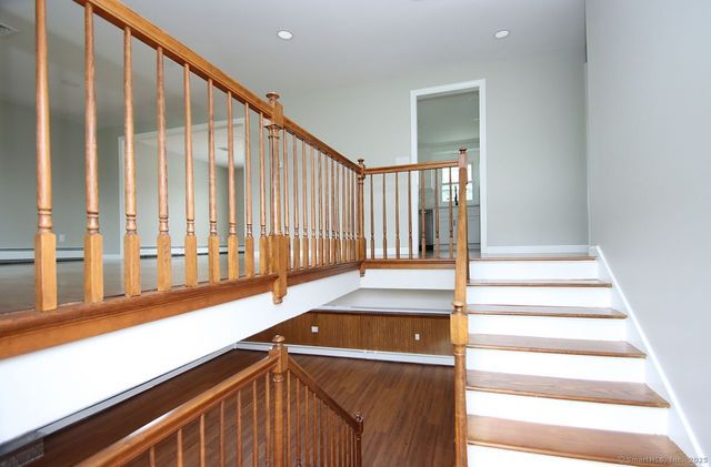 5 Great Meadow Drive, North Haven, CT 06473