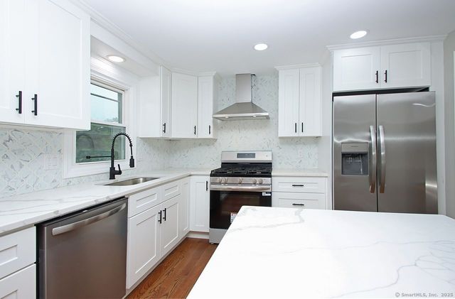 5 Great Meadow Drive, North Haven, CT 06473