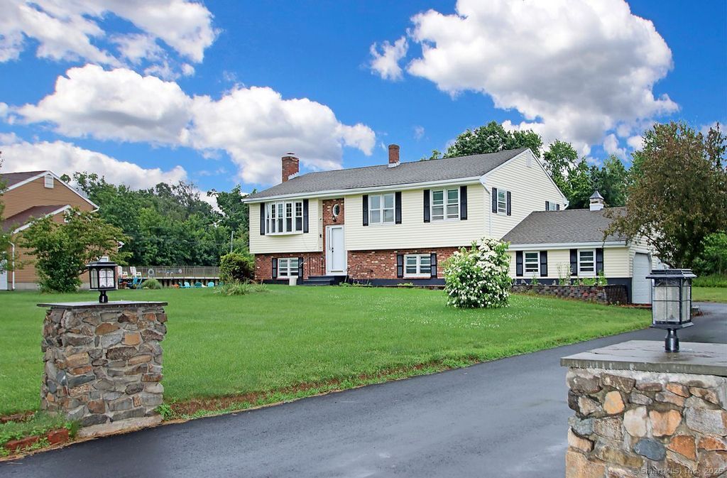 5 Great Meadow Drive, North Haven, CT 06473