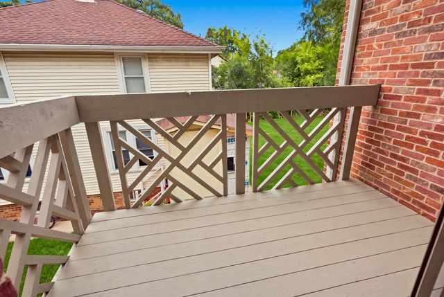 60 E Hattendorf Avenue, Roselle, IL 60172