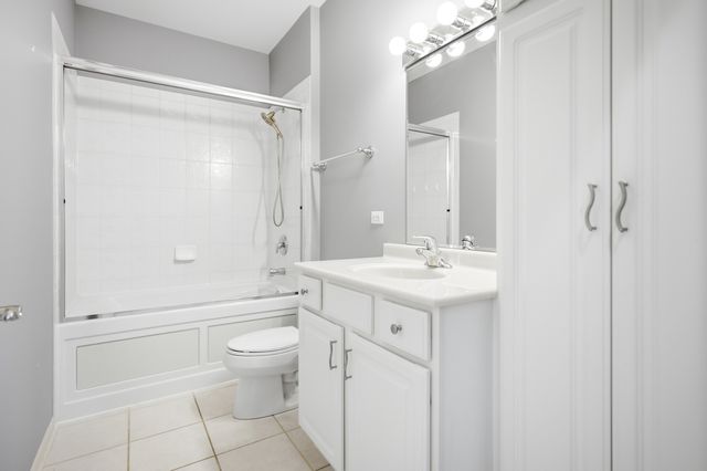 60 E Hattendorf Avenue, Roselle, IL 60172