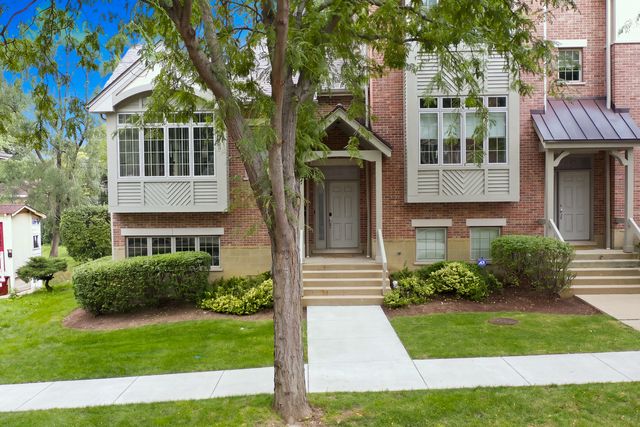 60 E Hattendorf Avenue, Roselle, IL 60172