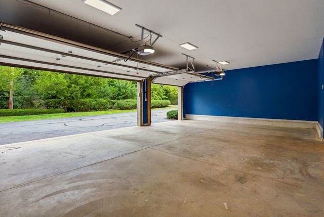 60 E Hattendorf Avenue, Roselle, IL 60172