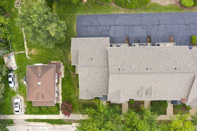 60 E Hattendorf Avenue, Roselle, IL 60172