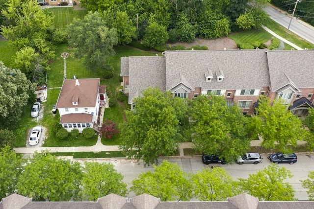 60 E Hattendorf Avenue, Roselle, IL 60172