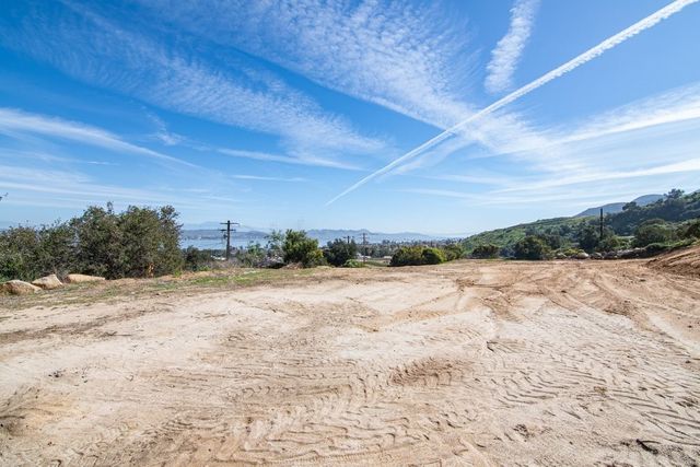 2930 Lakeview, Lake Elsinore, CA 92530
