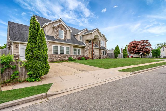 1582 Little Neck Avenue, North Bellmore, NY 11710