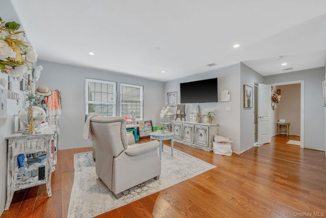 1582 Little Neck Avenue, North Bellmore, NY 11710