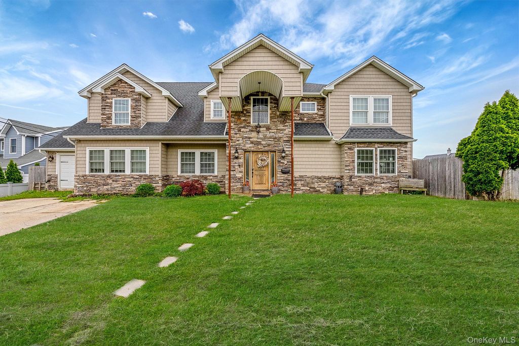 1582 Little Neck Avenue, North Bellmore, NY 11710