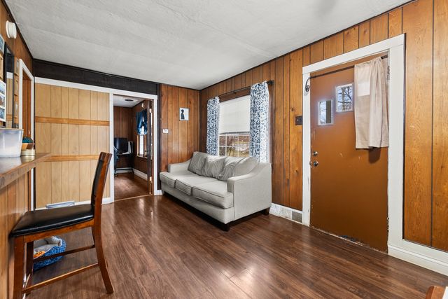 915 Dawes Avenue, Joliet, IL 60435