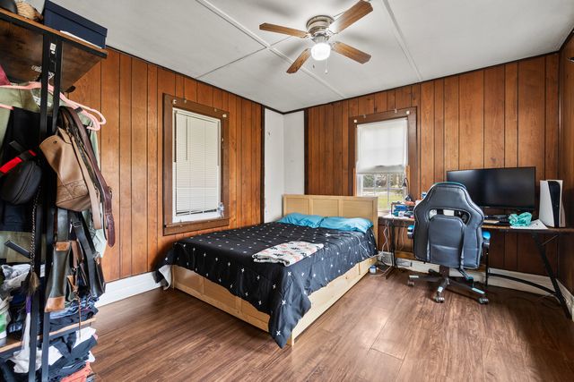 915 Dawes Avenue, Joliet, IL 60435