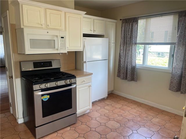 22 Sheffield Avenue 1st Floor, North Providence, RI 02911