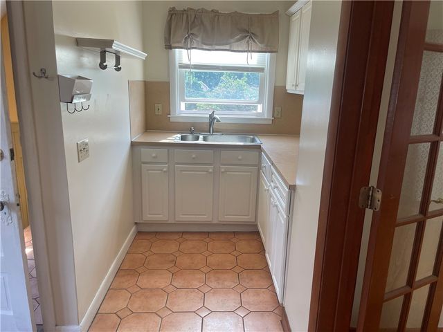 22 Sheffield Avenue 1st Floor, North Providence, RI 02911