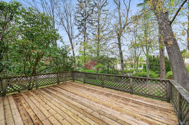 18 Ridge Road, Mount Kisco, NY 10549