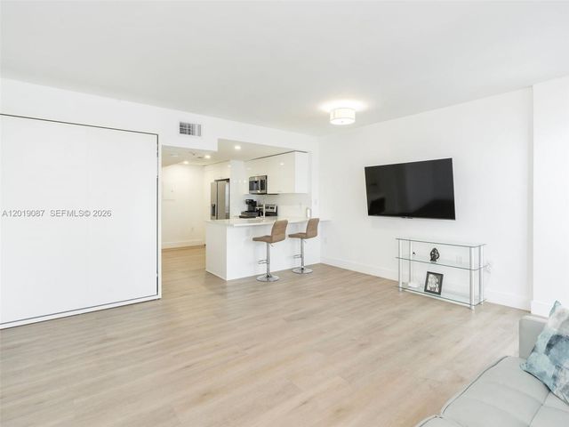 10275 Collins Ave 1502, Bal Harbour, FL 33154