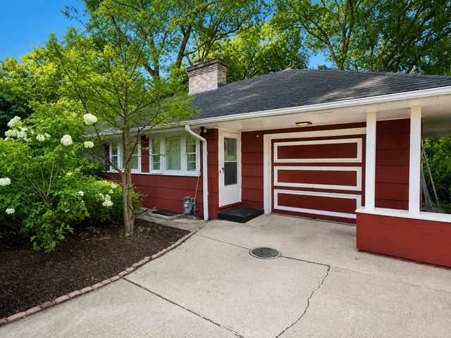 2811 FOREST Lane, Waukegan, IL 60087