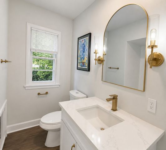 2811 FOREST Lane, Waukegan, IL 60087