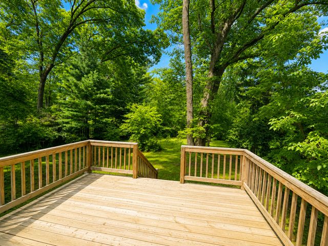 2811 FOREST Lane, Waukegan, IL 60087