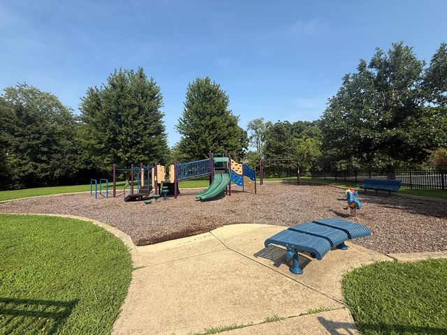 2811 FOREST Lane, Waukegan, IL 60087