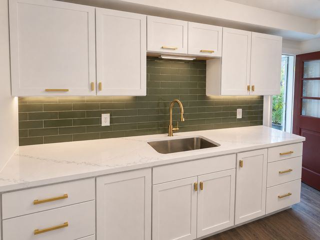 2811 FOREST Lane, Waukegan, IL 60087