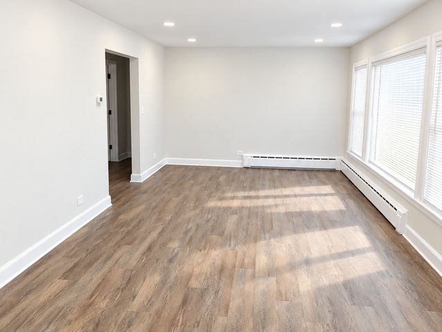 2811 FOREST Lane, Waukegan, IL 60087