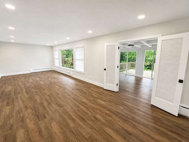 2811 FOREST Lane, Waukegan, IL 60087
