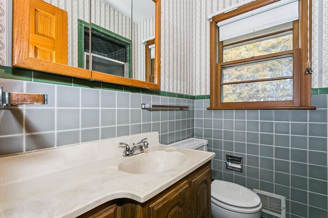 6330 E Willowbrook Rd, Wichita, KS 67218