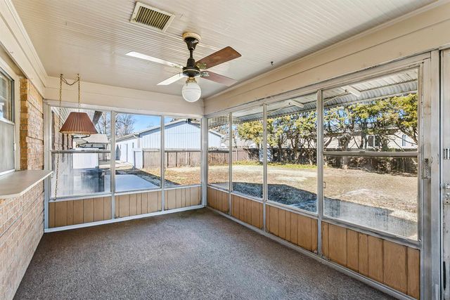 6330 E Willowbrook Rd, Wichita, KS 67218