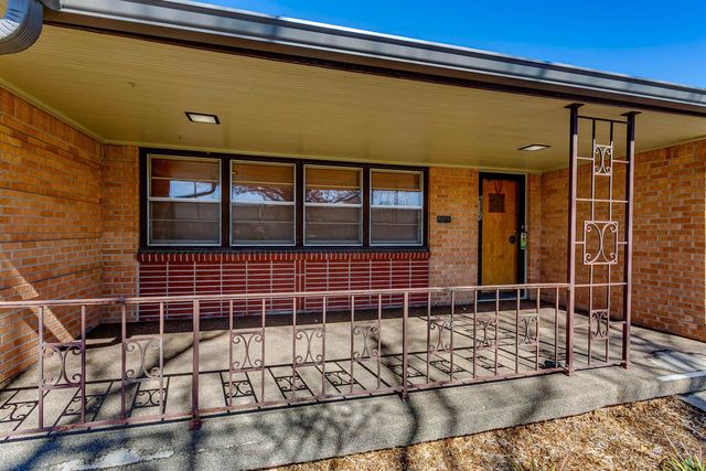 6330 E Willowbrook Rd, Wichita, KS 67218