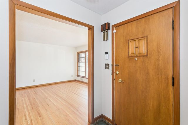 6330 E Willowbrook Rd, Wichita, KS 67218