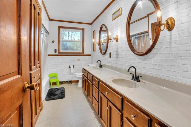 1931 Greenwood Road, Asheboro, NC 27203