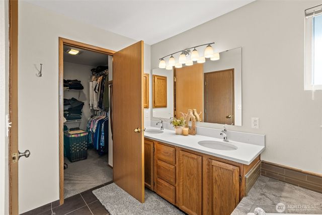 13730 Connor Loop NW, Silverdale, WA 98383