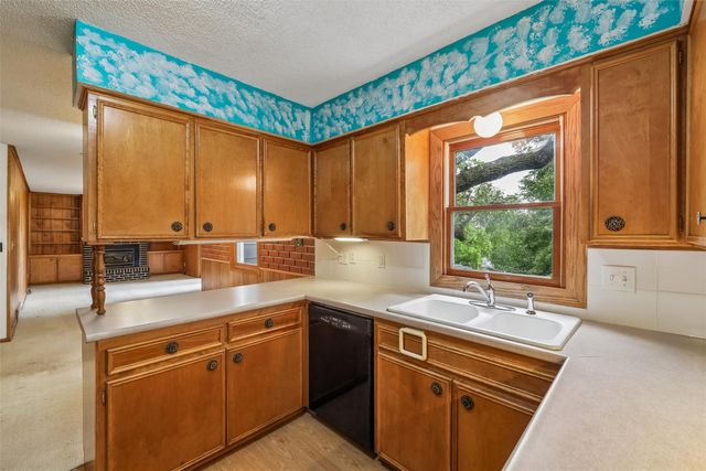 3414 Skyline Drive, Des Moines, IA 50310