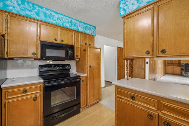 3414 Skyline Drive, Des Moines, IA 50310
