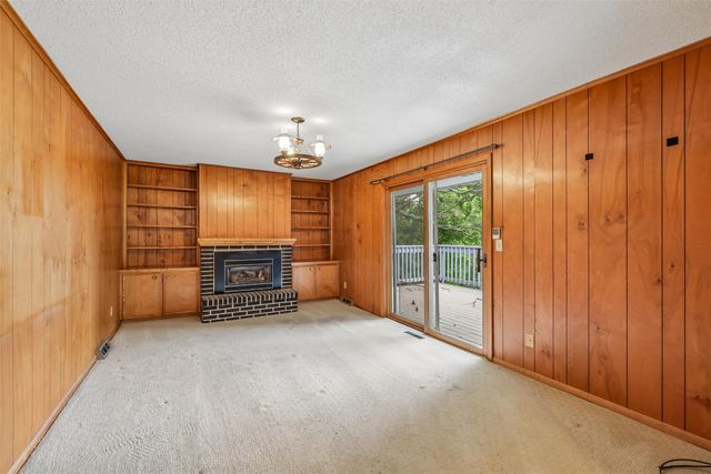3414 Skyline Drive, Des Moines, IA 50310