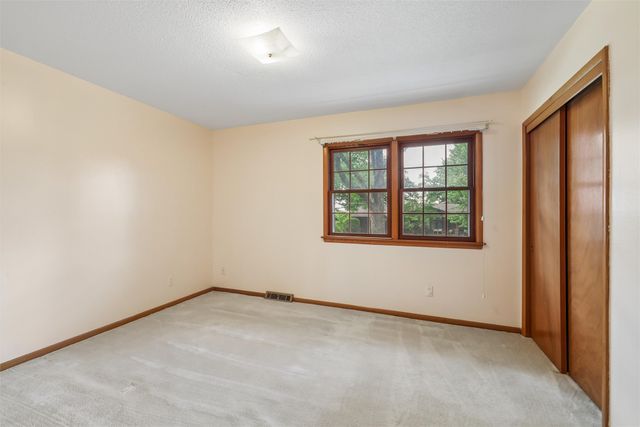 3414 Skyline Drive, Des Moines, IA 50310