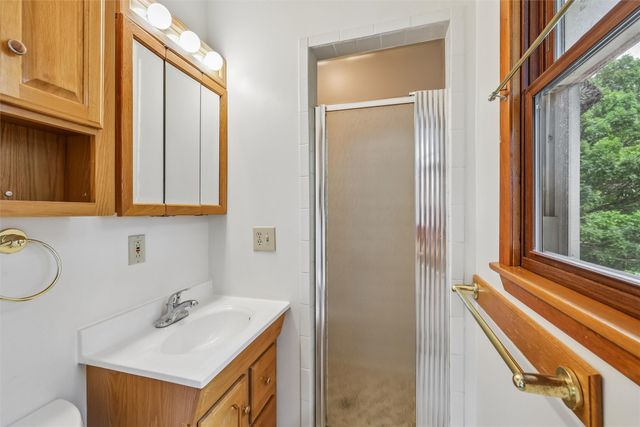3414 Skyline Drive, Des Moines, IA 50310