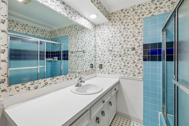 3414 Skyline Drive, Des Moines, IA 50310