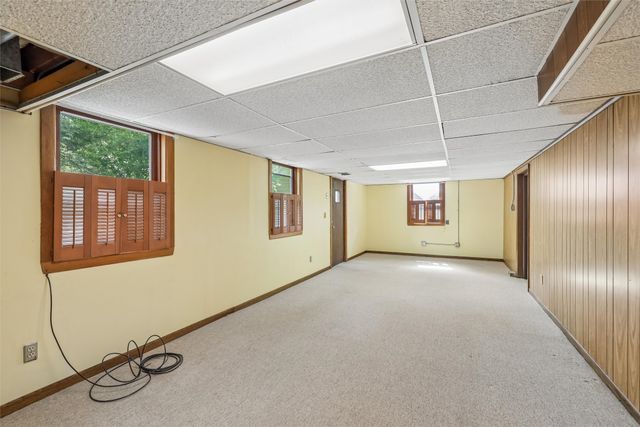 3414 Skyline Drive, Des Moines, IA 50310