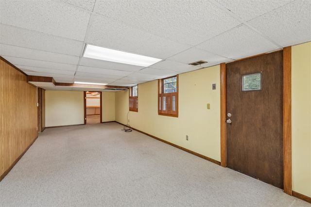 3414 Skyline Drive, Des Moines, IA 50310