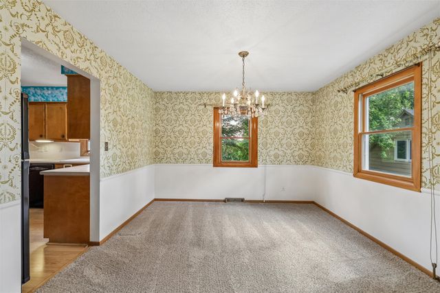3414 Skyline Drive, Des Moines, IA 50310